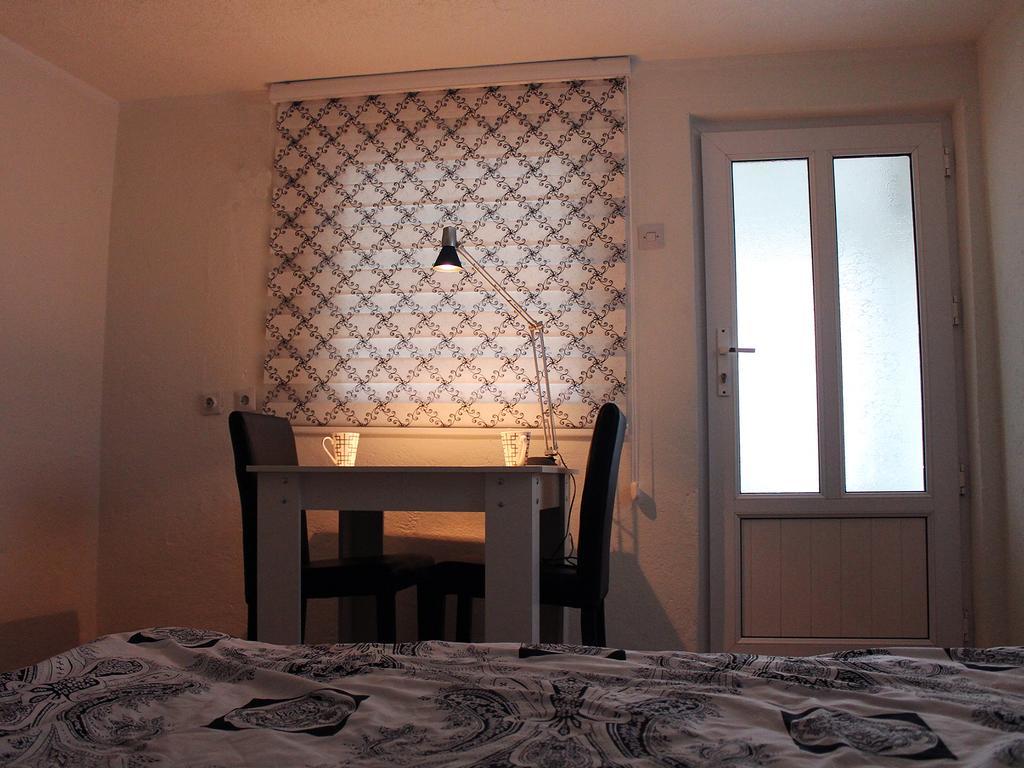 Taf'S Small House Pristina Exterior foto